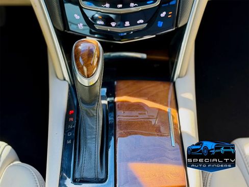 Used 2019 Cadillac XTS Luxury image 18