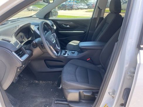 Used 2024 GMC Terrain SLE w/ Elevation Edition FWD image 12