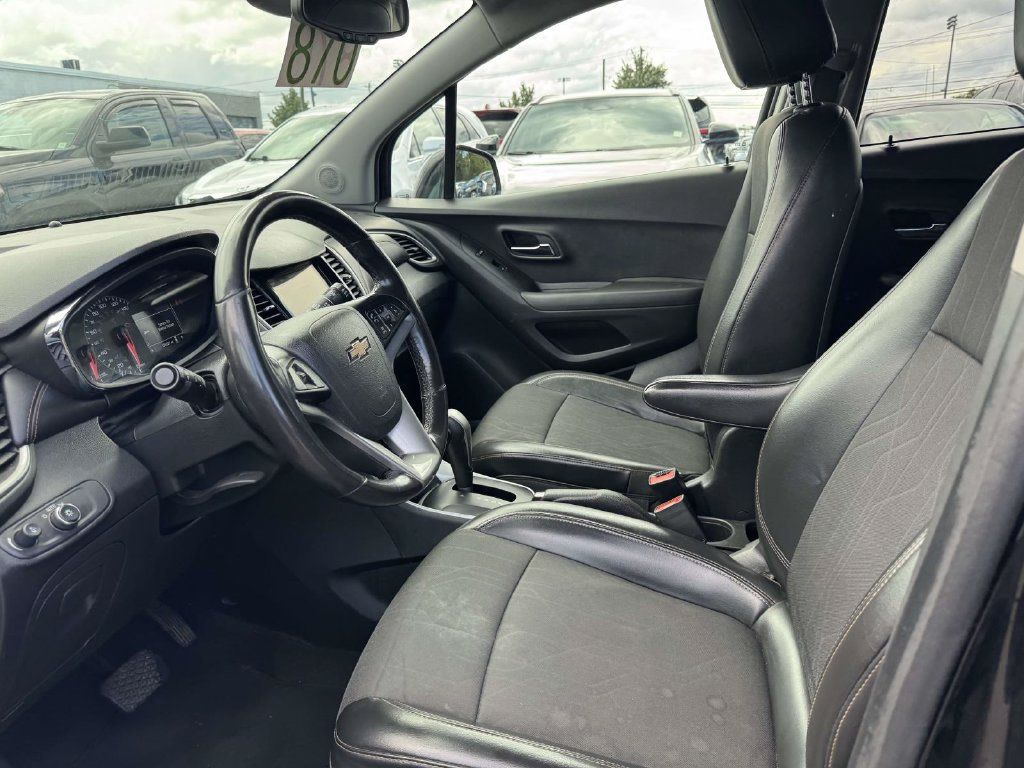 Used 2019 Chevrolet Trax LT w/ LT Convenience Package FWD image 18
