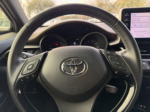 Used 2019 Toyota C-HR Limited image 11