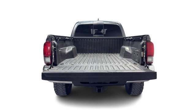 Used 2020 Toyota Tacoma SR5 RWD image 8