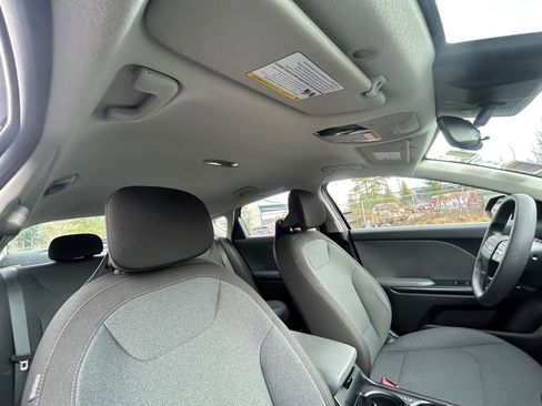 Used 2025 Kia K4 LXS image 27