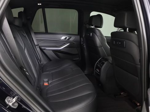 Used 2022 BMW X5 M50i w/ Parking Assistance Package AWD/4WD image 14