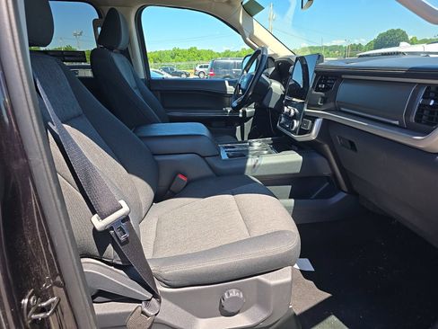 Used 2024 Ford Expedition Max XLT RWD image 24