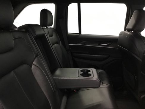 Used 2024 Jeep Grand Cherokee Limited AWD/4WD image 18