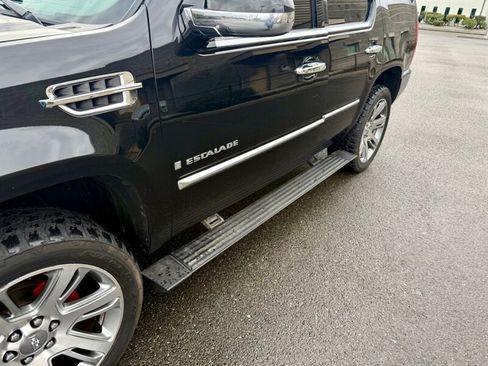 Used 2007 Cadillac Escalade AWD w/ Information Package image 14
