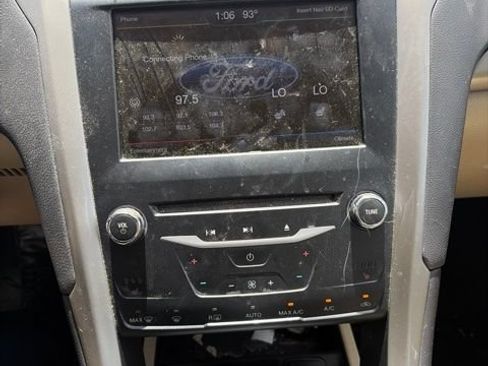 Used 2013 Ford Fusion SE FWD image 4