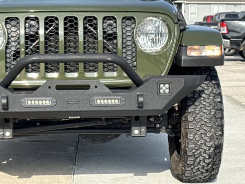 Used 2021 Jeep Gladiator Sport image 6