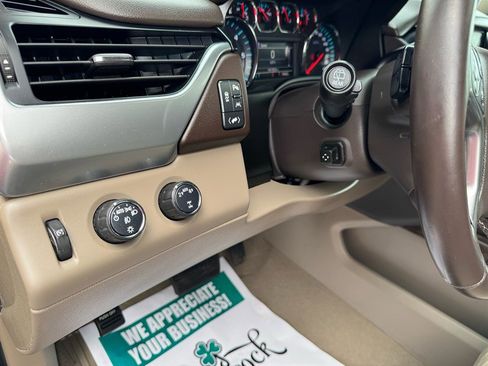 Used 2019 Chevrolet Suburban LT w/ Luxury Package image 16