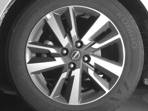 Used 2025 Nissan Versa SV image 12