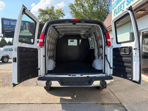 Used 2025 GMC Savana 2500 w/ Driver Convenience Package RWD image 7