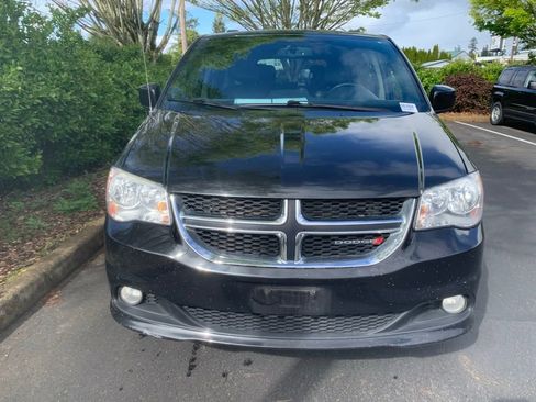 Used 2017 Dodge Grand Caravan SXT image 5