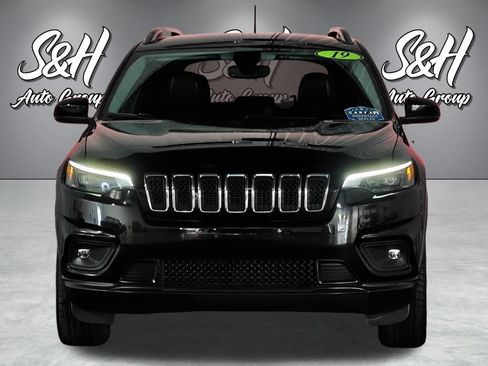 Used 2019 Jeep Cherokee Latitude Plus w/ Comfort/Convenience Group AWD/4WD image 20