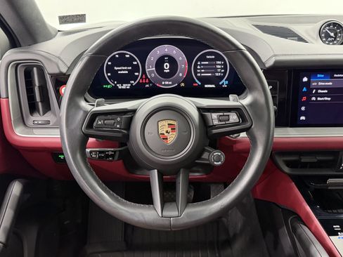 Used 2024 Porsche Cayenne Coupe AWD/4WD image 45