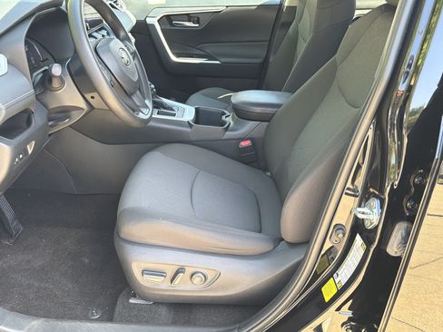 Used 2024 Toyota RAV4 XLE FWD image 9