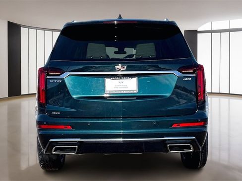 Certified 2025 Cadillac XT6 Premium Luxury image 4