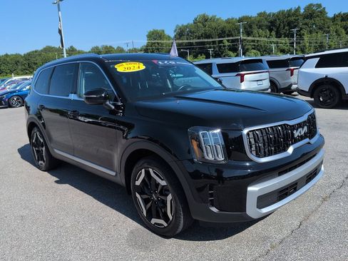 Used 2024 Kia Telluride EX w/ EX Captain's Chair Package AWD/4WD image 1