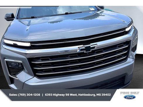 Used 2025 Chevrolet Traverse LT w/ Driver Confidence Package FWD image 22