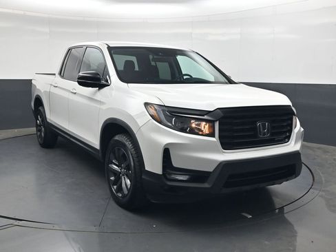 Certified 2023 Honda Ridgeline Sport image 2