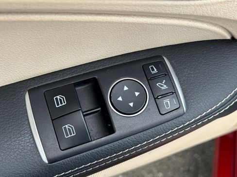 Certified 2019 Mercedes-Benz SLC 300 image 12