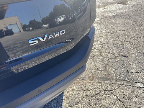 Used 2023 Nissan Rogue SV image 27