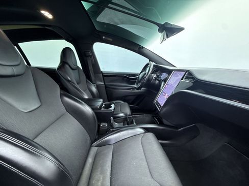 Used 2018 Tesla Model X 75D image 14