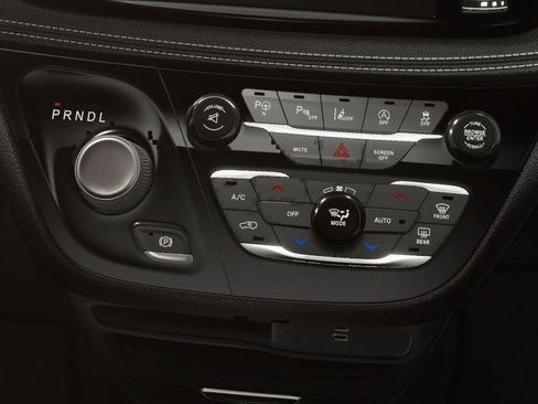 New 2026 Chrysler Pacifica Select image 32