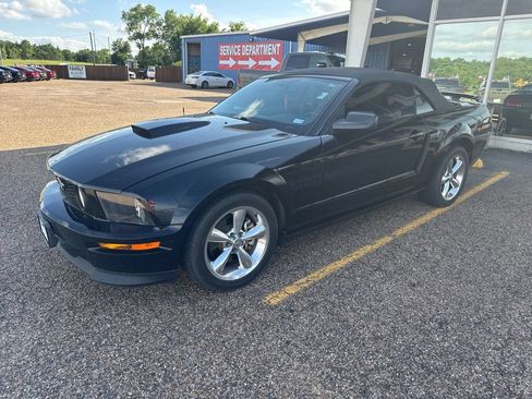 Used 2009 Ford Mustang GT Premium RWD image 7