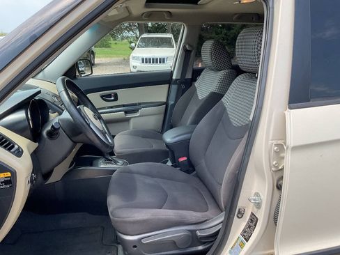 Used 2011 Kia Soul ! FWD image 13