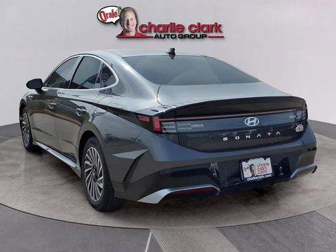 Used 2025 Hyundai Sonata SEL FWD image 3