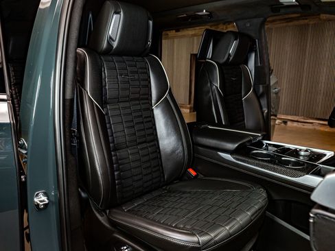 Used 2025 Cadillac Escalade V image 30