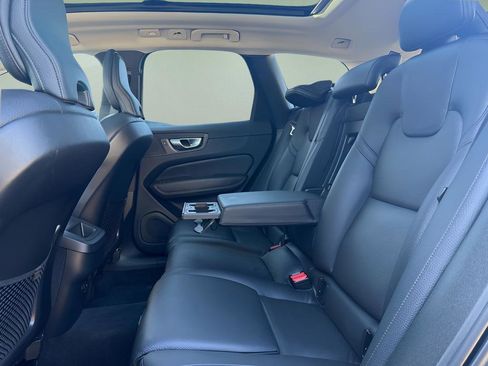 Used 2024 Volvo XC60 B5 Plus image 12