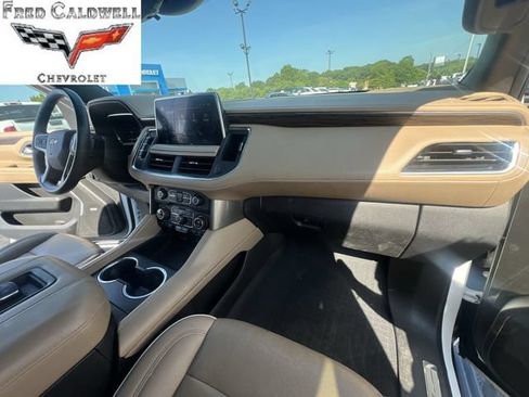 Used 2023 Chevrolet Tahoe Premier AWD/4WD image 35
