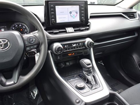 Used 2019 Toyota RAV4 LE w/ Carpet Mat Package AWD/4WD image 19