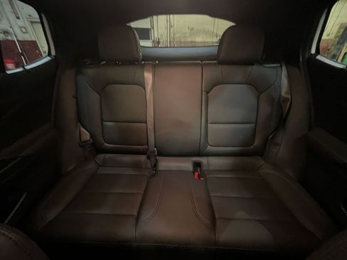 Used 2025 Buick Envista Sport Touring image 37