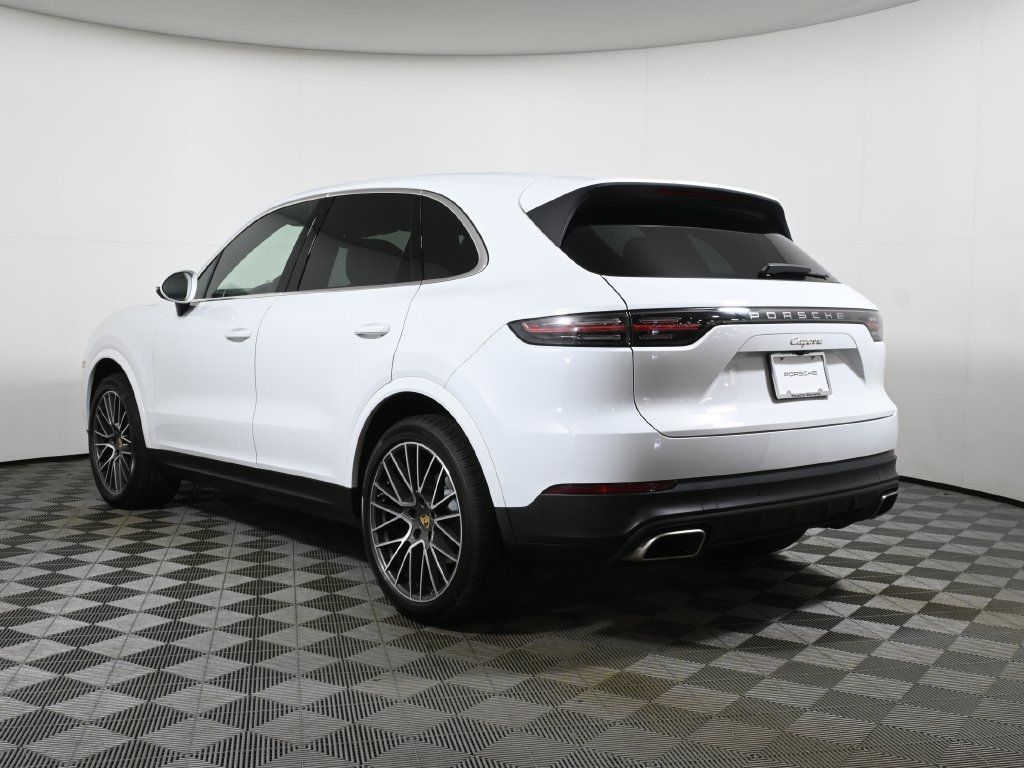 Used 2023 Porsche Cayenne AWD/4WD image 3
