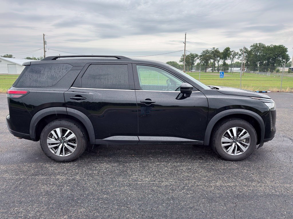 Used 2026 Nissan Pathfinder SL AWD/4WD image 14