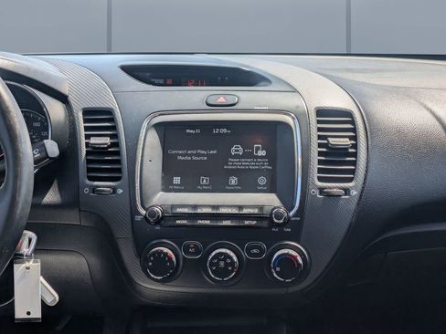 Used 2018 Kia Forte S image 16