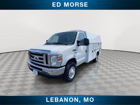 Used 2016 Ford E-350 and Econoline 350 Super Duty w/ Power Windows & Locks Group RWD image 4