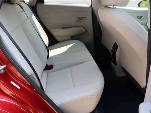 Used 2024 Hyundai Kona SEL AWD/4WD image 25