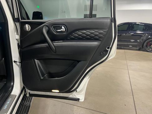 Used 2024 INFINITI QX80 Sensory image 43