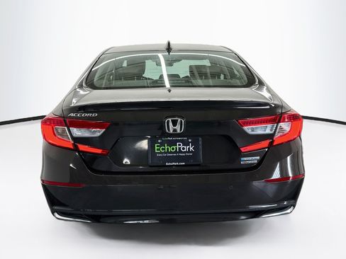 Used 2018 Honda Accord Touring image 7