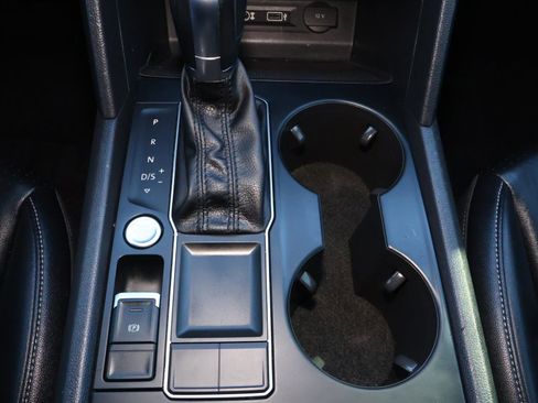 Used 2018 Volkswagen Atlas SE w/ R-Line Package image 23