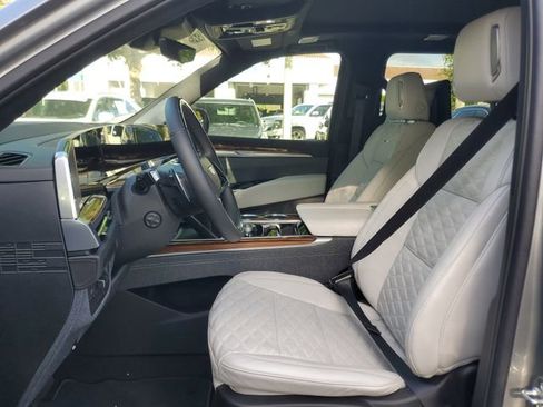 Certified 2025 Cadillac Escalade ESV Sport Platinum w/ LPO, ONYX Package RWD image 18