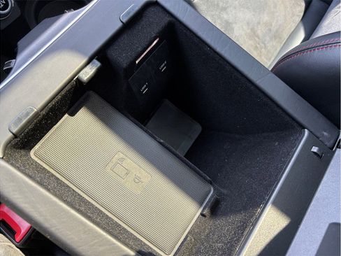 Used 2021 Porsche Cayenne GTS w/ Premium Package image 40