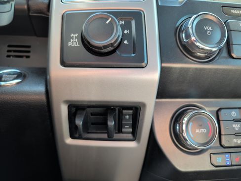 Used 2019 Ford F350 Lariat w/ Lariat Ultimate Package AWD/4WD image 36