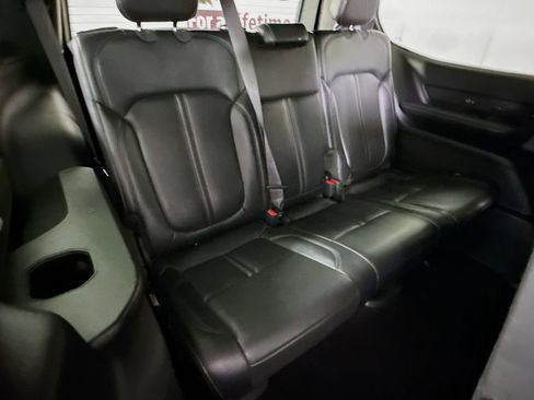 Used 2022 Jeep Wagoneer Series III w/ Premium Group I AWD/4WD image 34