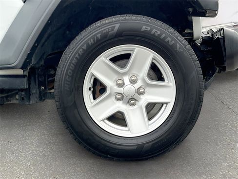 Certified 2023 Jeep Gladiator Sport image 26