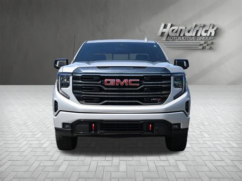 Used 2022 GMC Sierra 1500 AT4 w/ AT4 Preferred Package AWD/4WD image 3