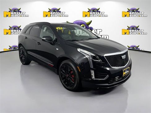 Used 2024 Cadillac XT5 Sportv image 3
